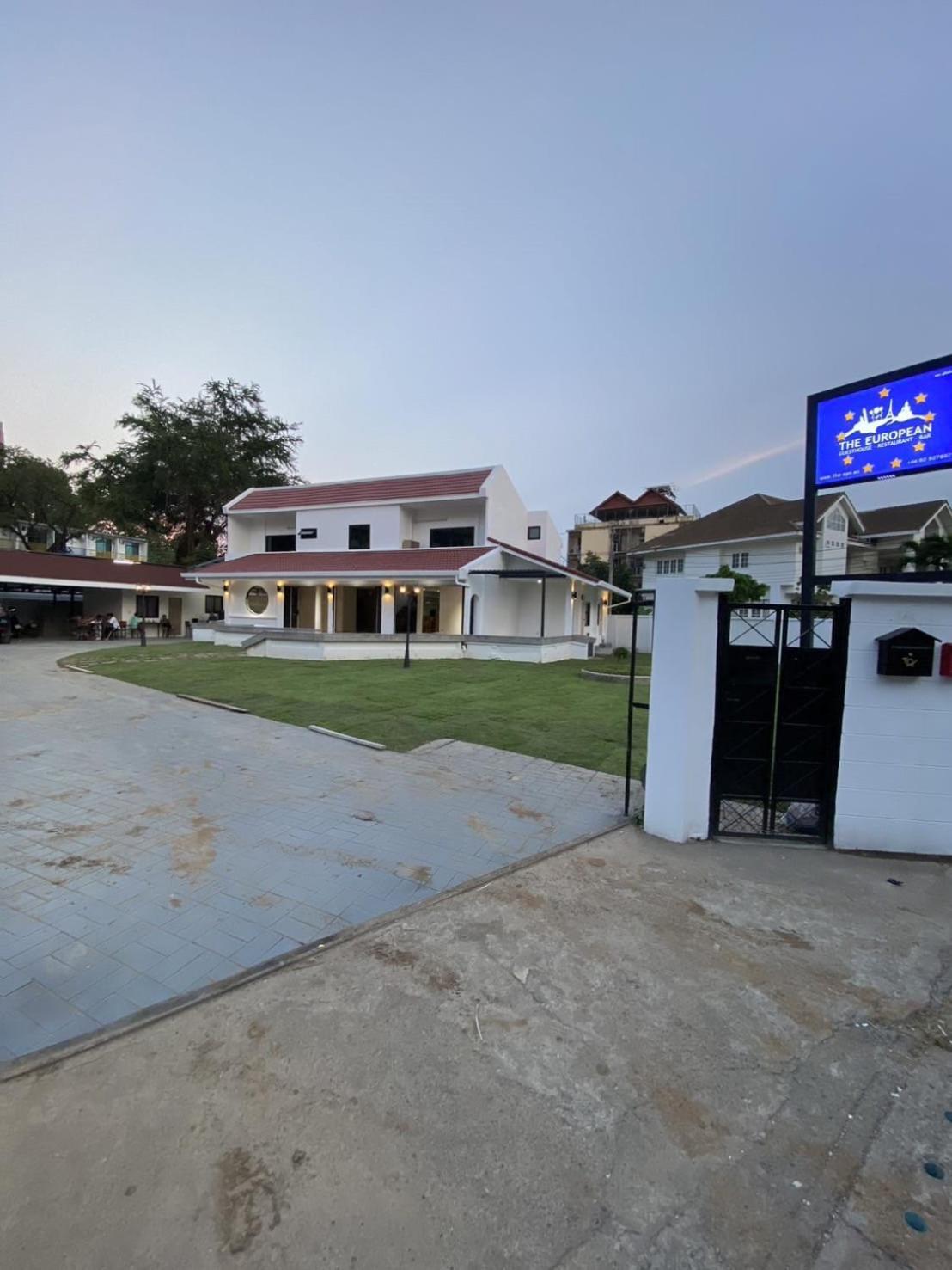 Hotel The European Chiang Mai Esterno foto